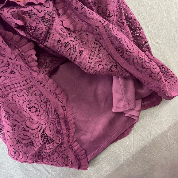 Quaker Lace Cold Shoulder Love, Fire Medium Layered Blouse Purple Love, Fire - Picture 5 of 8